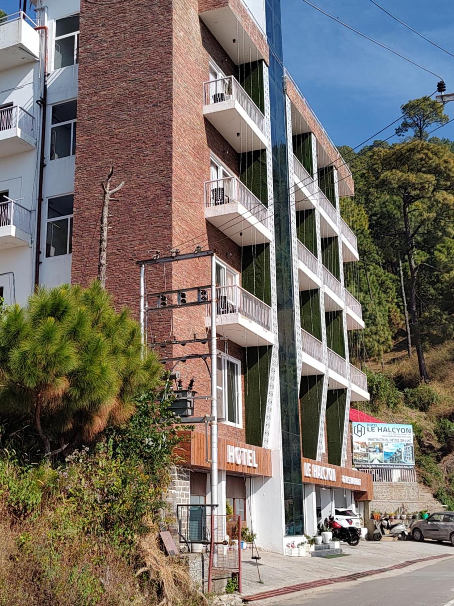 Hotel Le Halcyon Solan Esterno foto