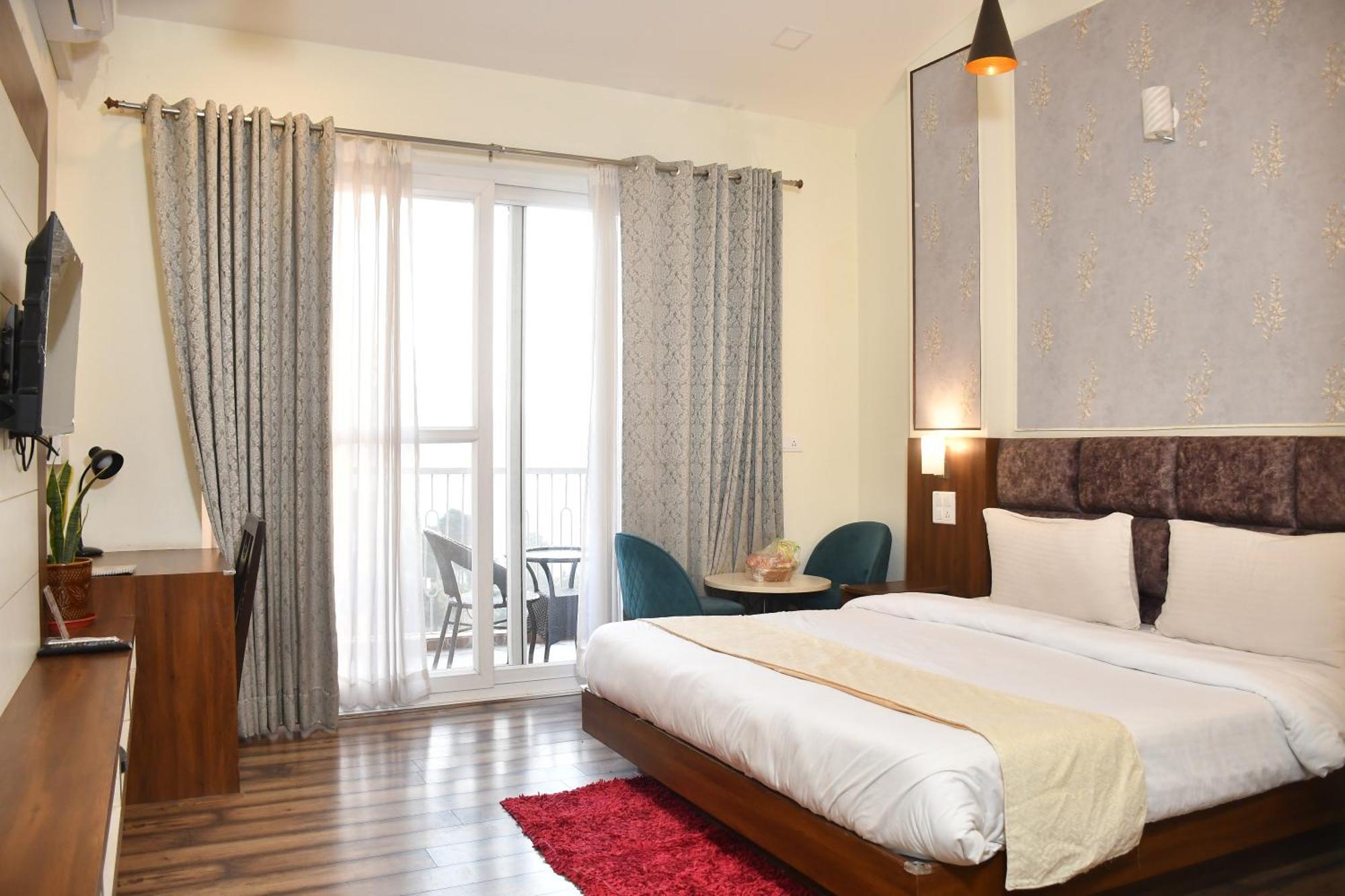 Hotel Le Halcyon Solan Esterno foto